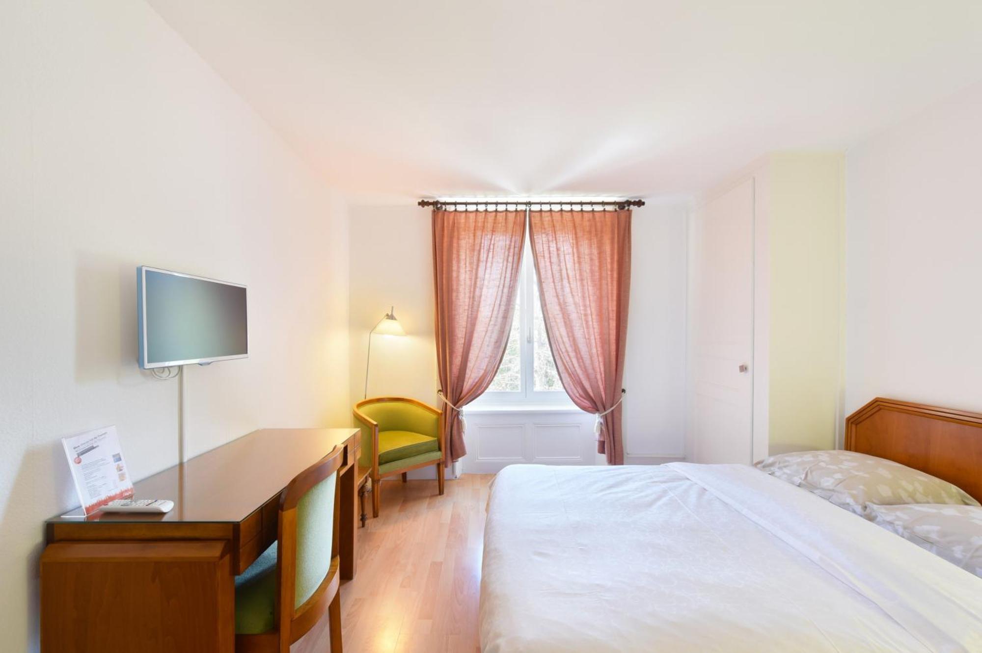 Hotel De L'Aigle Couvet Номер фото