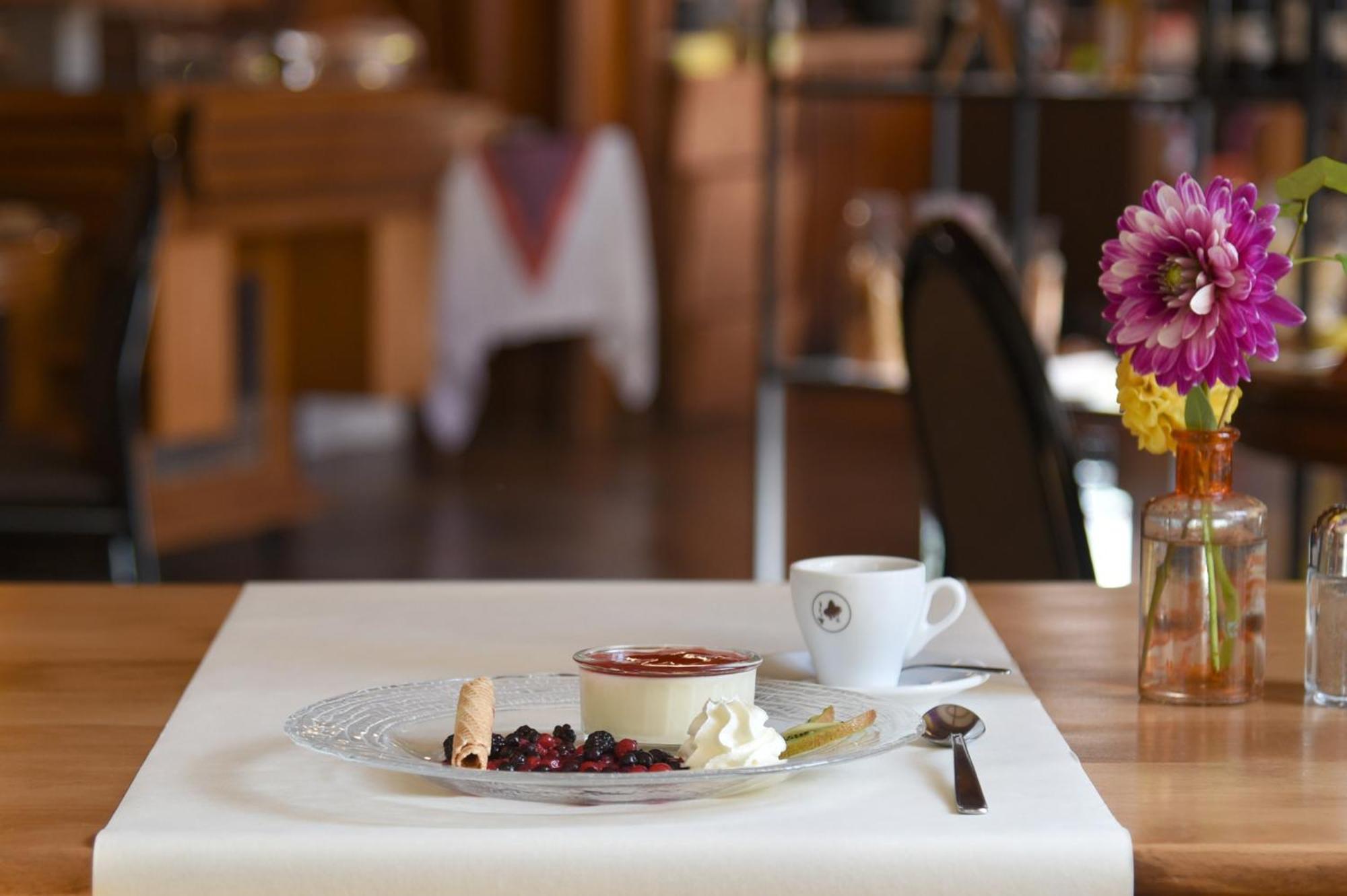 Hotel De L'Aigle Couvet Экстерьер фото