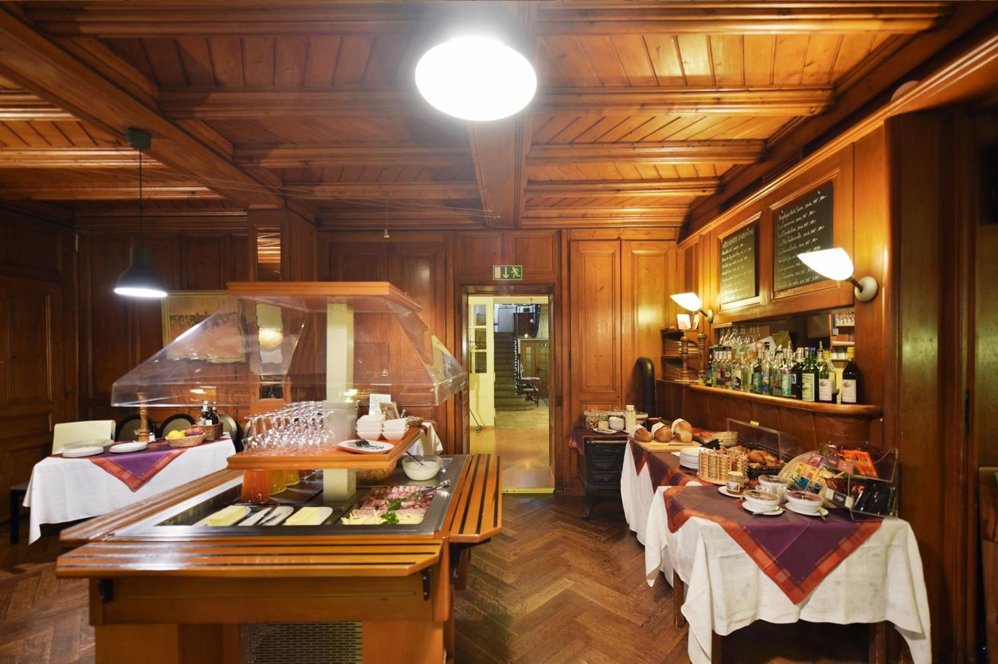 Hotel De L'Aigle Couvet Экстерьер фото